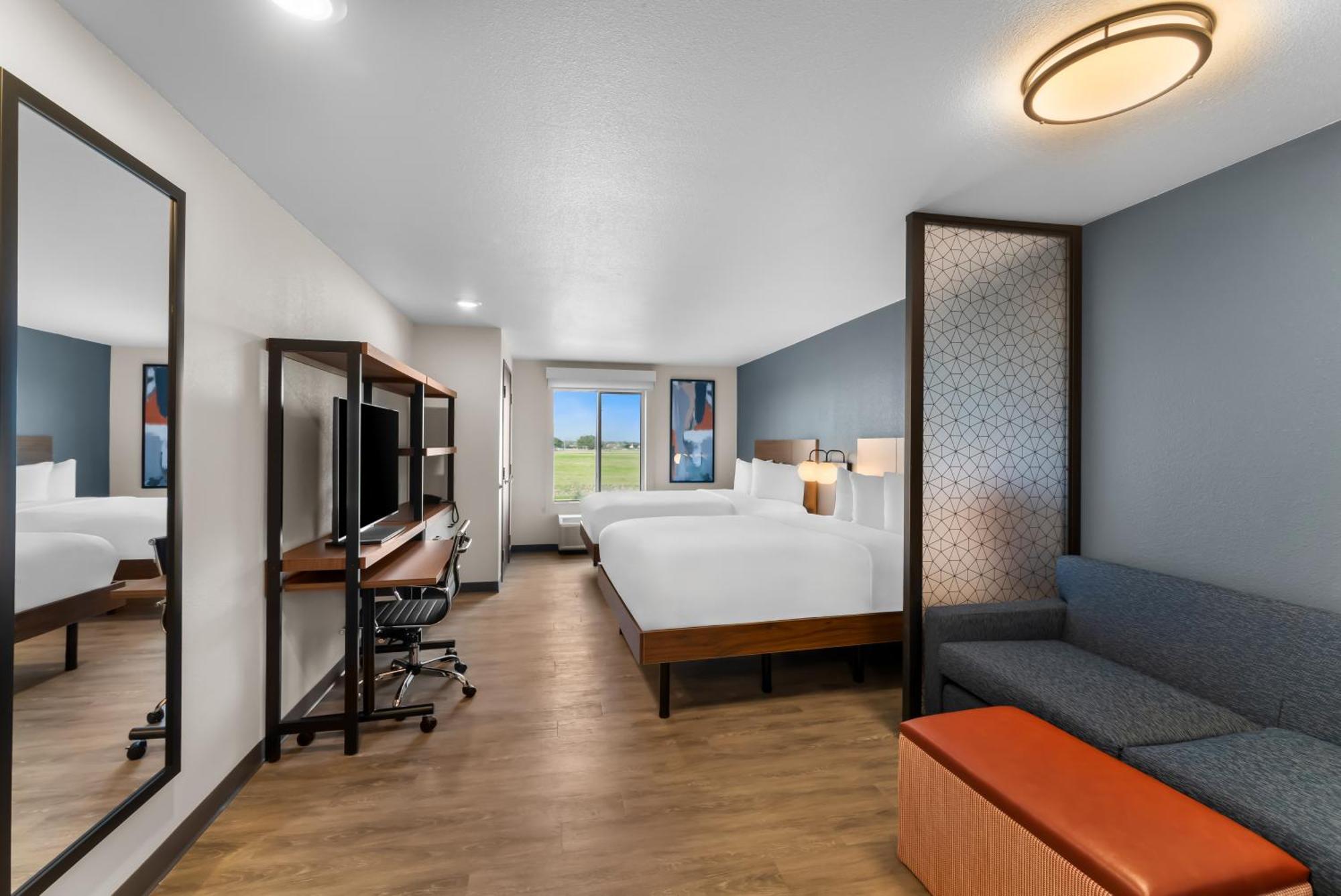 Everhome Suites Bastrop Exterior photo