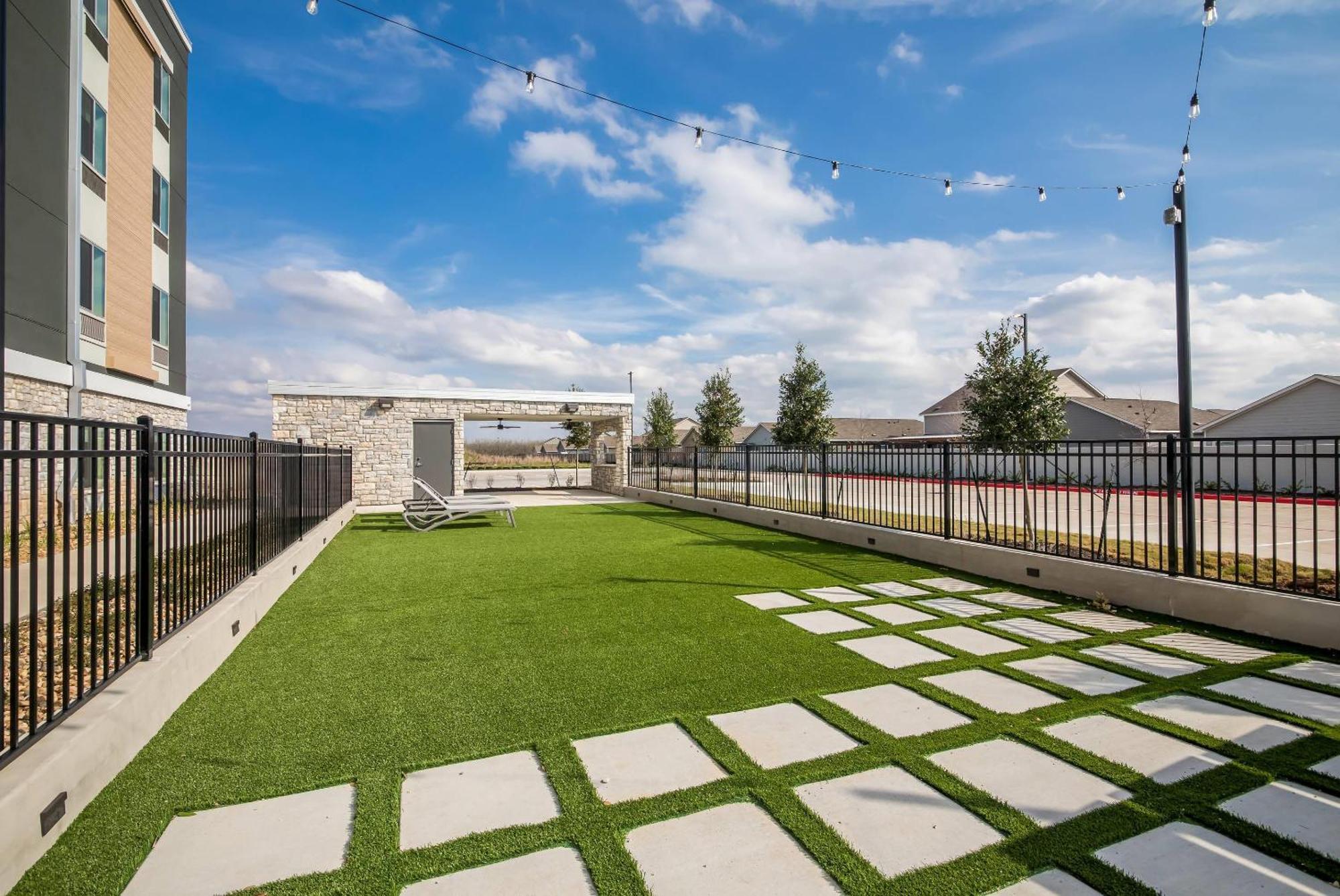 Everhome Suites Bastrop Exterior photo