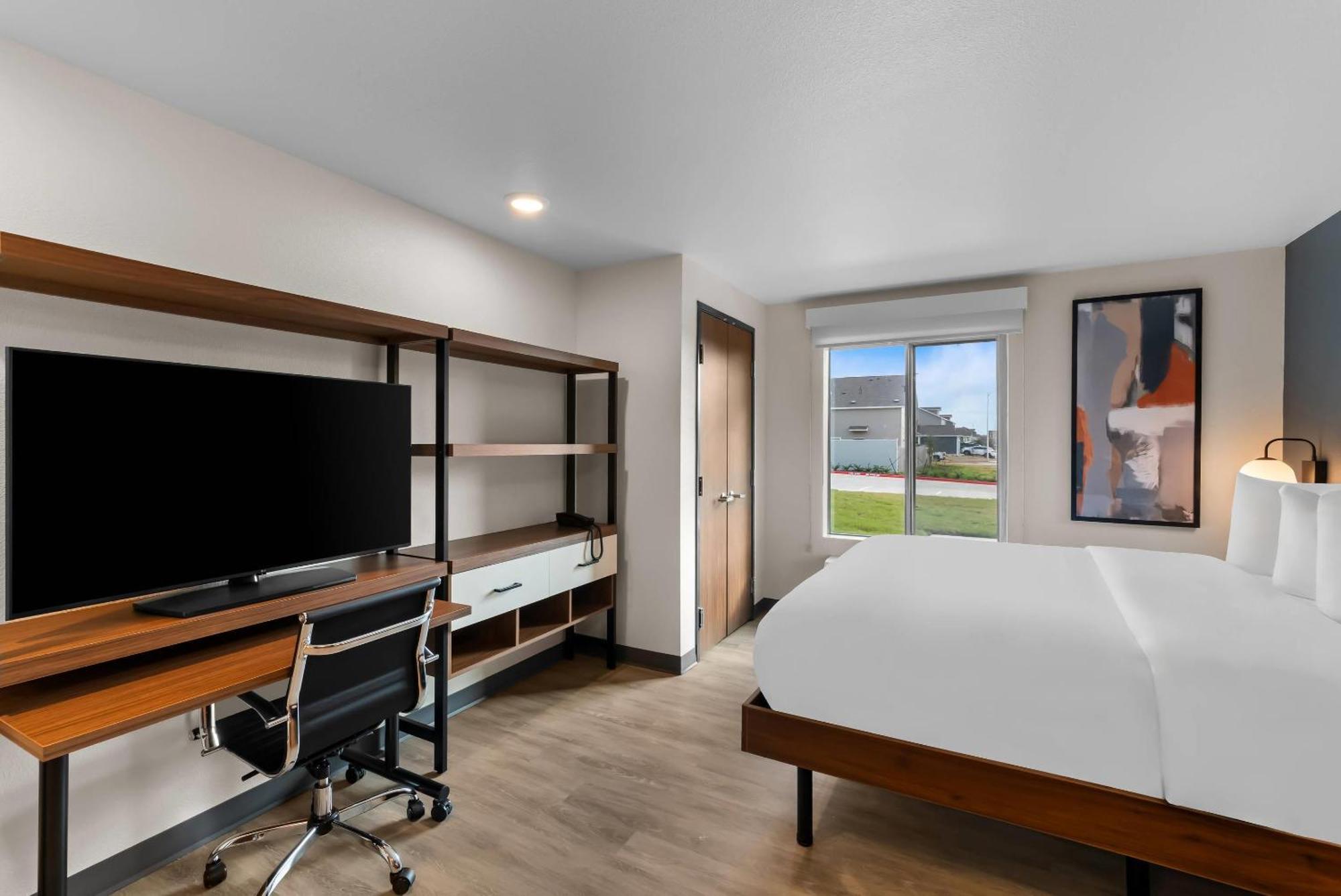 Everhome Suites Bastrop Exterior photo